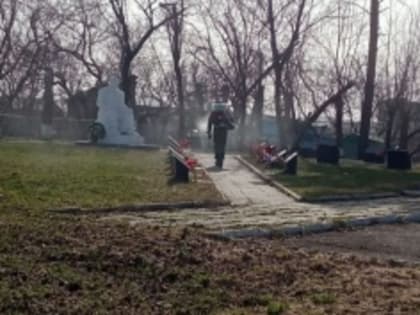 В Усть-Катаве общественные места обработали от клеща