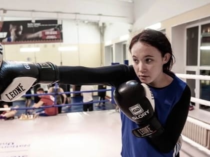 «Шах и мат в челюсть»: челябинка, ставшая чемпионкой мира по «шахматному боксу», рассказала о тренировках