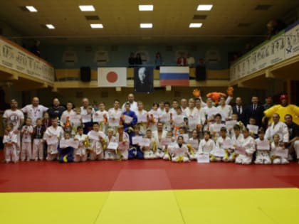 «Семья чемпионов»: В школе дзюдо Трёхгорного развивают проект своего знаменитого воспитанника