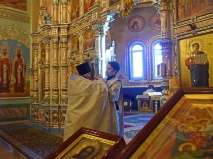 В храмах Челябинской области молятся о помощи воинам и поминают павших за Отечество