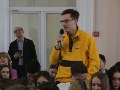 Глава Магнитогорска встретился со студентами МГТУ