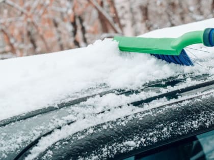 В связи со снегопадами Госавтоинспекция обратилась к водителям
