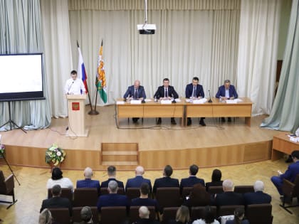 Челябинск: Новый бюджет на 2025 год с дефицитом в 0,6 млрд рублей