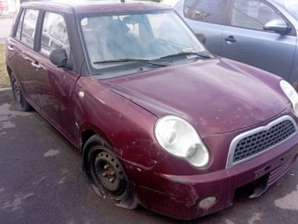Челябинцам рассказали, как избавиться от брошенного во дворе автомобиля
