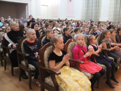 В Копейске прошла елка главы для одаренных детей