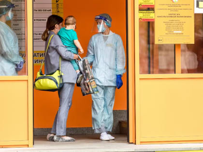 Челябинские медики объяснили, почему важно госпитализировать детей до семи лет вместе с родителями