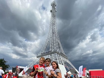 Наши сотрудницы побывали в Париже!