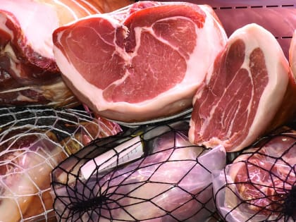 Южноуральцы стали больше производить курятины и свинины