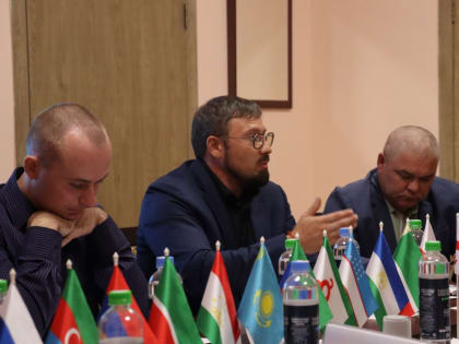 14 сентября МКУ «Центр народного единства» провёл круглый стол