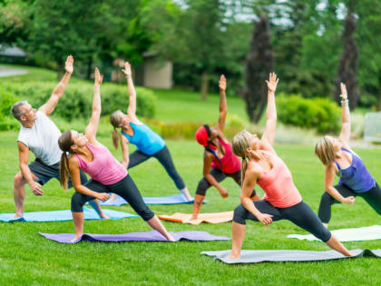 Спорт, доступный каждому: в центре Челябинска можно бесплатно заниматься йогой