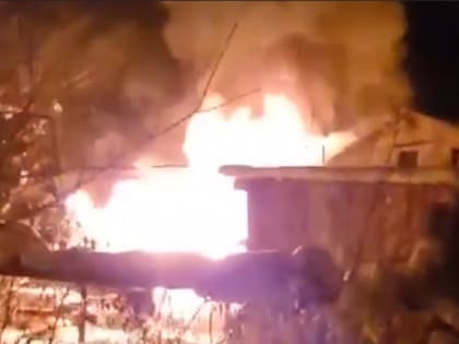 В Челябинской области сотрудники ДПС спасли семью из пожара