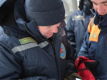 В первые дни наступившего года спасатели помогали оказавшимся в беде южноуральцам