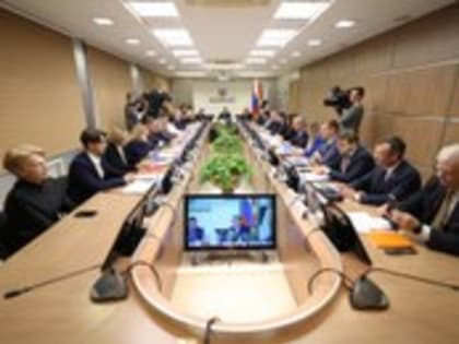 Алексей Текслер принял участие в выездном заседании комитета Госдумы по экономической политике