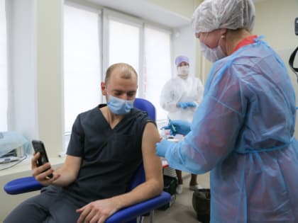 Жителей Челябинской области начали вакцинировать от гриппа