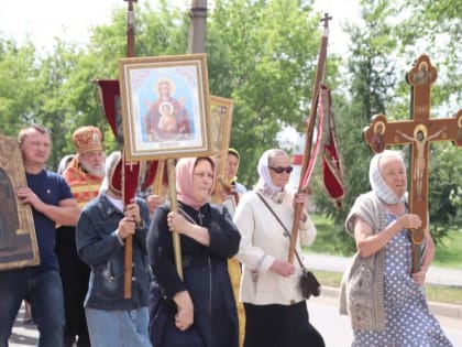 В Еманжелинске прошел крестный ход