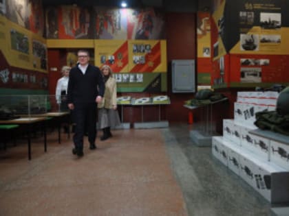 Алексей Текслер передал южноуральским военнослужащим специальное оборудование и экипировку