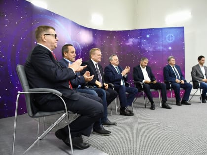 Дмитрий Петелин поздравил южноуральцев со стартом Международной недели космоса