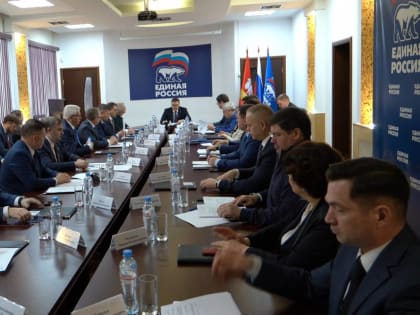«Единая Россия» выдвинула кандидатуры на должность руководителя фракции в Заксобрании