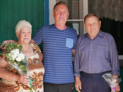 В День семьи, любви и верности, партийный актив Копейского местного отделения поздравил семейные пары
