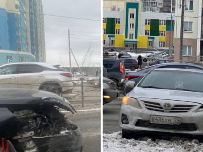 На Университетской Набережной в Челябинске столкнулись две иномарки