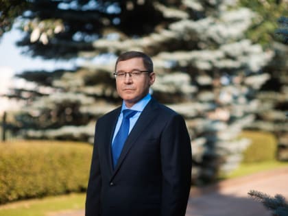 Полномочный представитель Президента России в Уральском федеральном округе Владимир Якушев поздравил работников и ветеранов атомной промышленности с профессиональным праздником