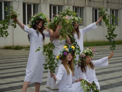 Троичане отпраздновали два народных праздника