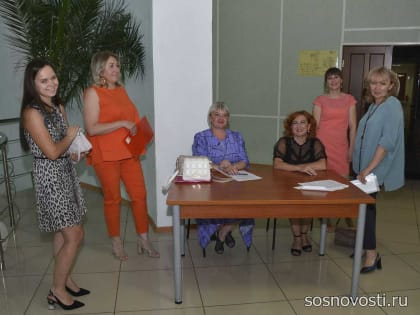 Медицинские работники Сосновского района принимали поздравления