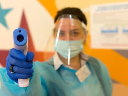 В больницах Челябинска начали вводить масочный режим