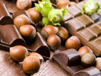 «Карманное питание»: орешки, шоколад и сыр восстановят силы