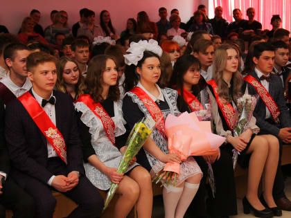 Кусинские выпускники выбирают сдавать обществознание, биологию и физику