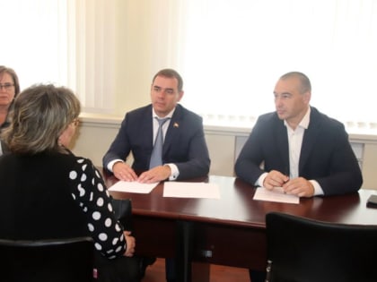 Председатель ЗСО Александр Лазарев провел прием граждан в Еманжелинске