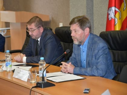 На внеочередной сессии депутаты возложили временное исполнение полномочий главы Озерского городского округа на Сергея Гергенрейдера