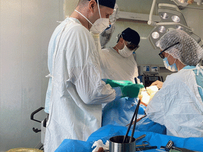 Челябинские хирурги первыми в России удалили опухоль языка с помощью экзомикроскопа