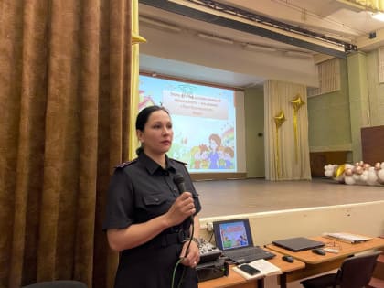 Полицейские проводят профилактические беседы в школьных лагерях