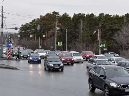 В Челябинске водителей многотонников штрафуют за проезд по плотине