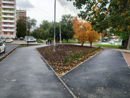 Около челябинского бассейна «Строитель» благоустроили территорию площадью почти 9 тысяч «квадратов»