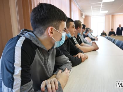 В День призывника в Красноармейском районе поздравляли будущих солдат