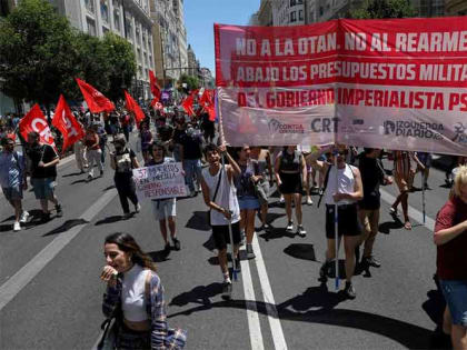 В Мадриде под флагами СССР протестовали против саммита НАТО