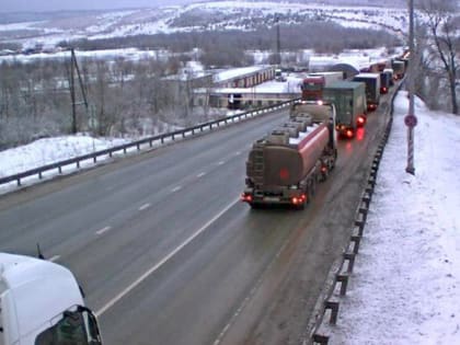 На западе Челябинской области образовалась пробка на трассе М-5