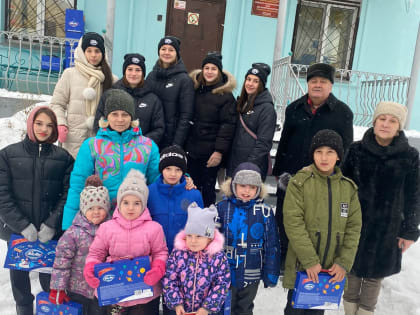 Ватерполистки «Уралочки» поздравили с Новым годом детей, оказавшихся в сложной жизненной ситуации