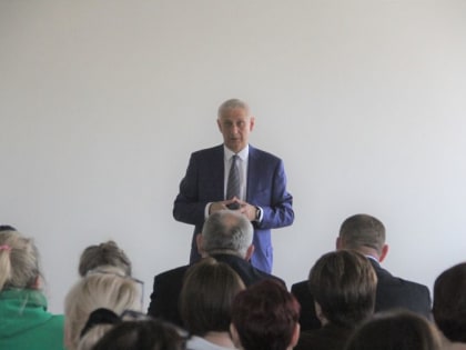 Сергей Бердников поручил поднять зарплату сотрудникам «Маггортранса»