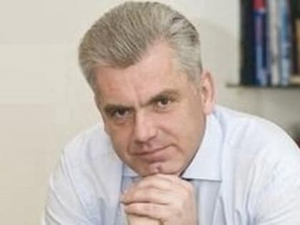 Председатель Магнитогорского городского Собрания Александр Морозов поздравляет магнтитогорцев с Днём донора