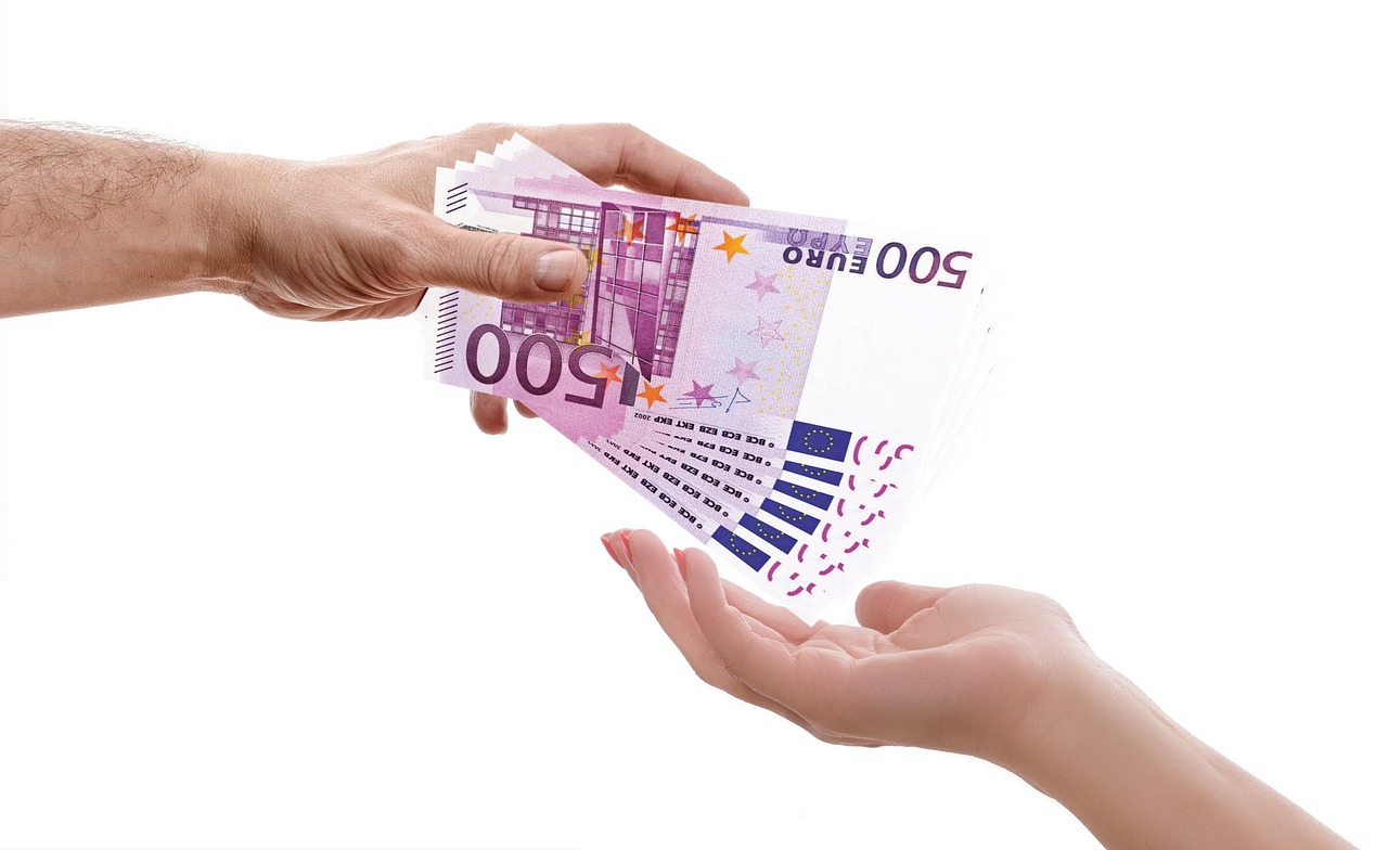 Guide to Borrowing Money in Singapore Responsibly