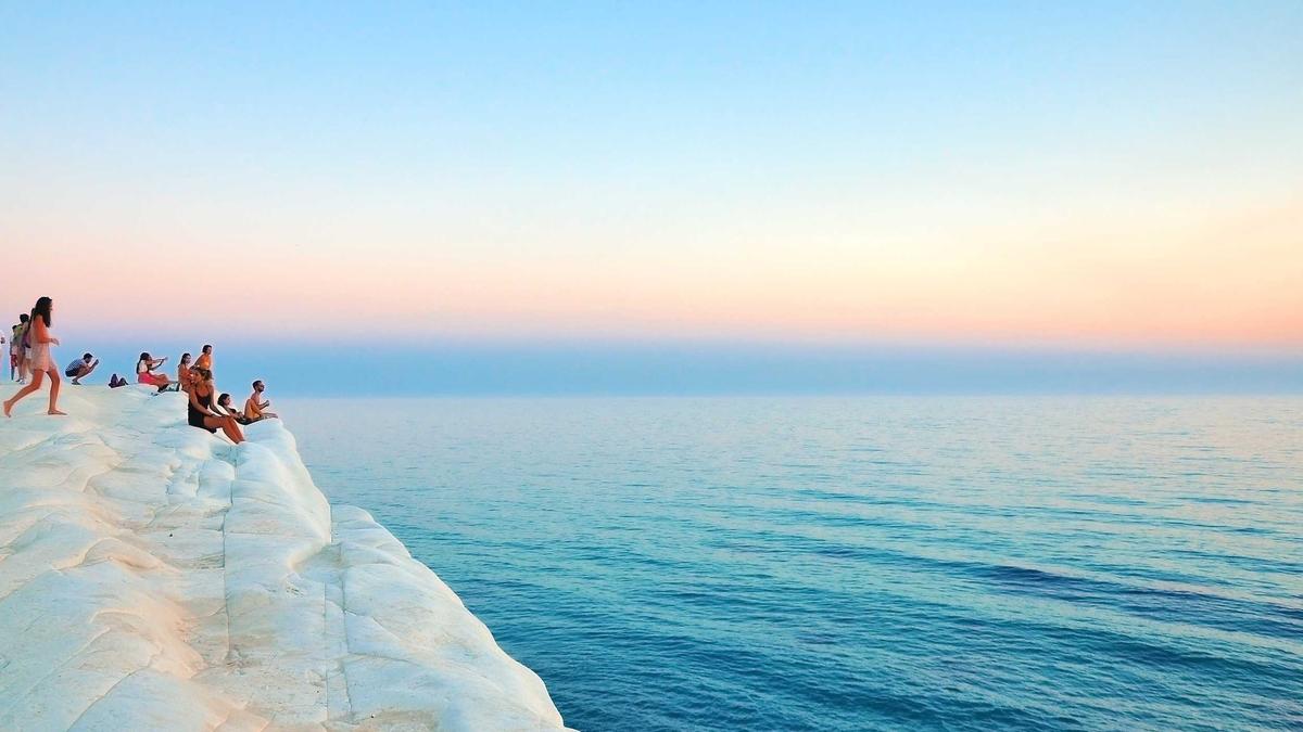 The Blueprint to Abundance: Why a Wealth Advisor is Your Architect of Prosperity