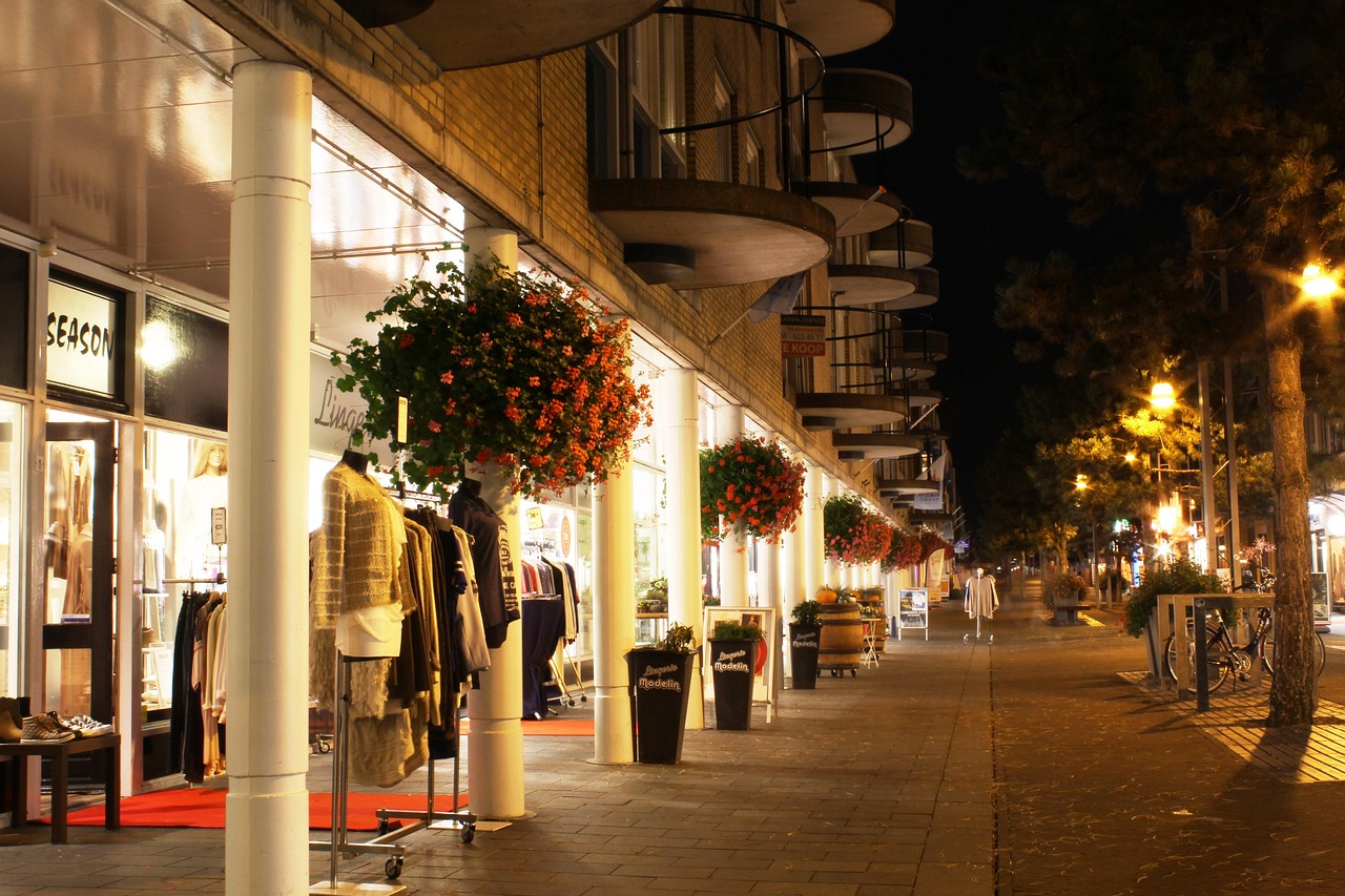 Why Your Late-Night Shopping Cart Knows You Better Than You Think