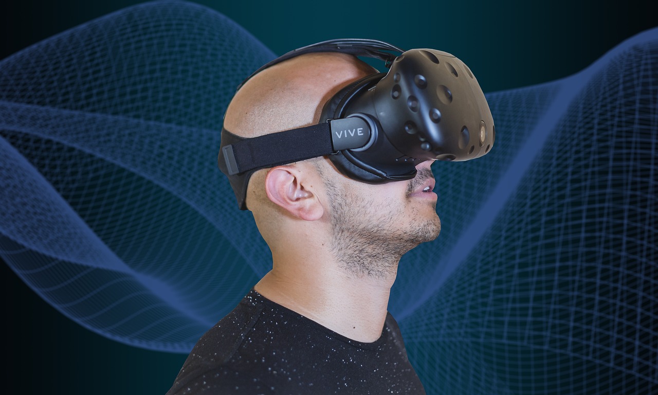 Using Virtual Reality to Enhance Online Shopping