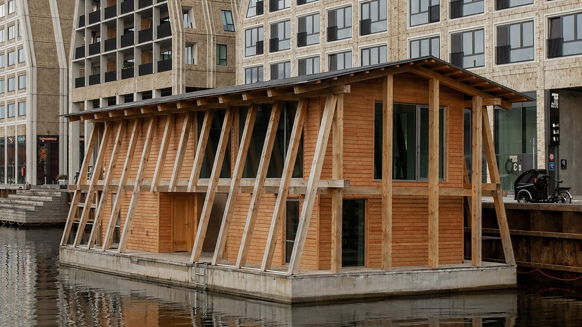 Copenhagen gets new floating community space - floating community