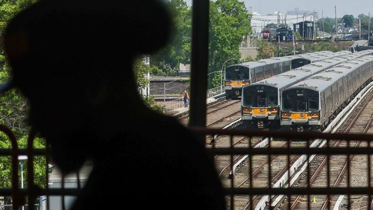 Commuter railroad strike ends with new deal - commuter strike