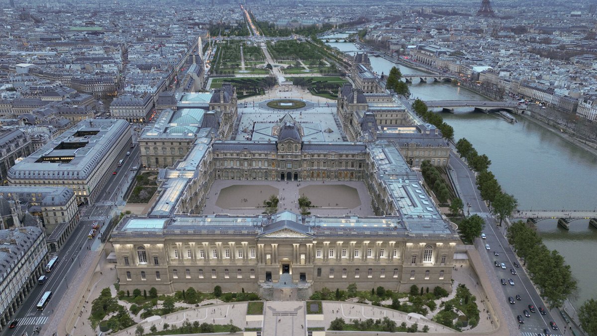 Louvre to get new underground entrances