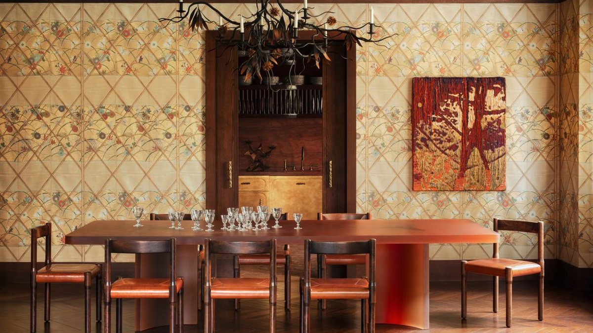 Paris Left Bank Apartment Adorned with Gold, Foliage Motifs Paris Left Bank Apartment Adorned with Gold, Foliage Motifs - paris apartment renovation